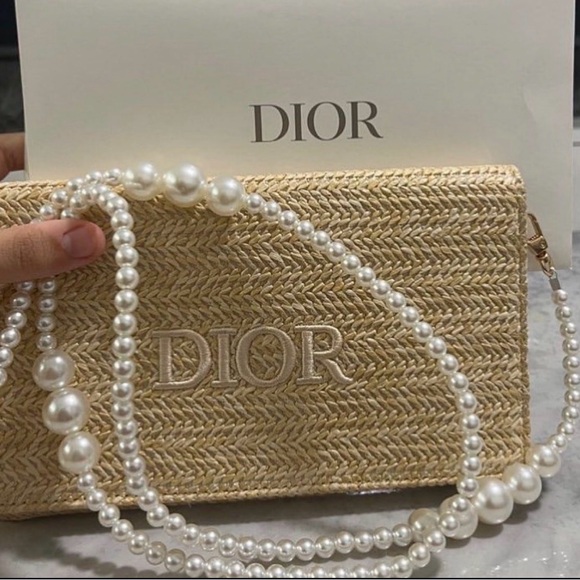 GWP Dior Raffia Woven Clutch with Pearl Crossbody Strap New - Picture 2 of 8